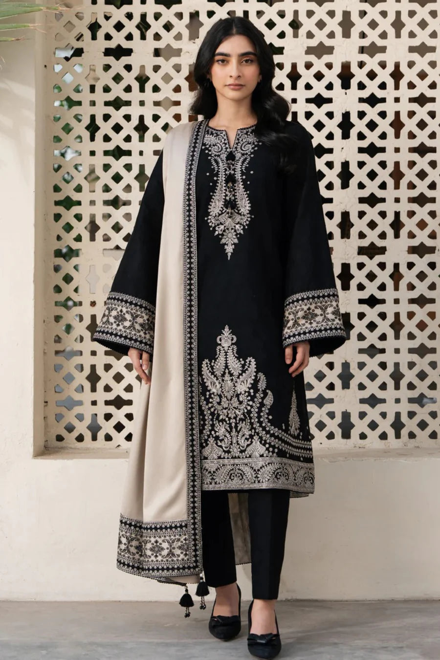 MOHAJ EMBROIDERED UNSTITCED 3PC SUIT 10333
